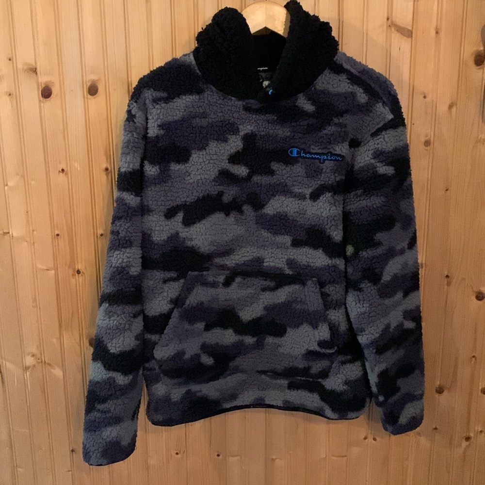 Men’s champion fleece pullover with hood